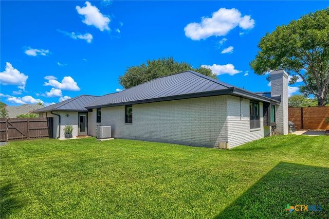 945 Queens Drive, New Braunfels, TX 78130