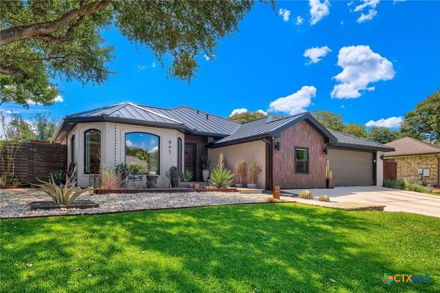 945 Queens Drive, New Braunfels, TX 78130