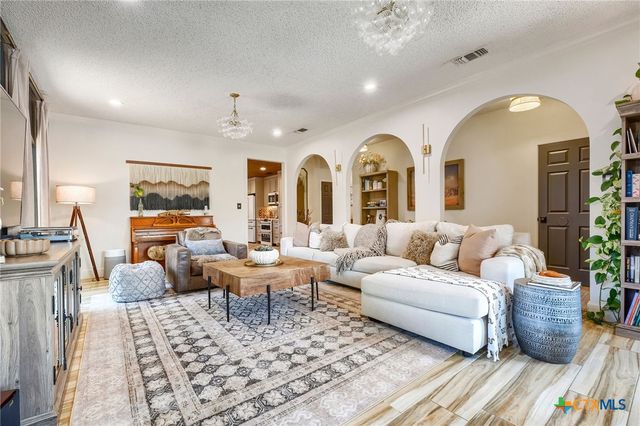 945 Queens Drive, New Braunfels, TX 78130