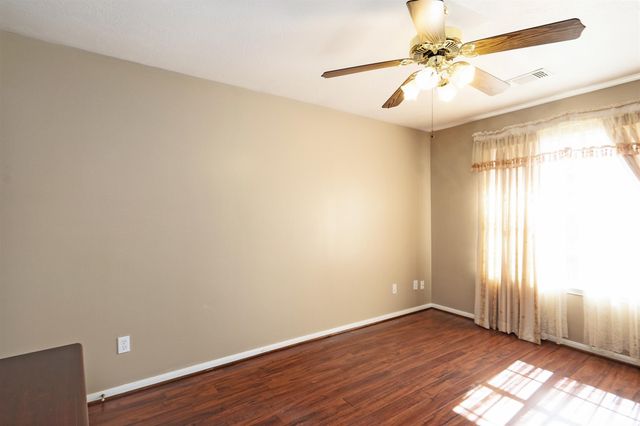 16350 Mellow Oaks Lane, Sugar Land, TX 77498