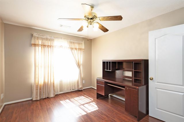 16350 Mellow Oaks Lane, Sugar Land, TX 77498