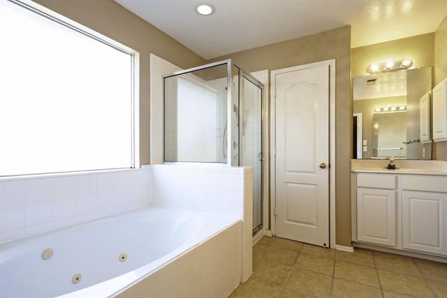 16350 Mellow Oaks Lane, Sugar Land, TX 77498