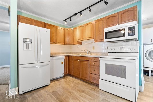 1039 Galaxie Drive, Greenwood, IN 46142