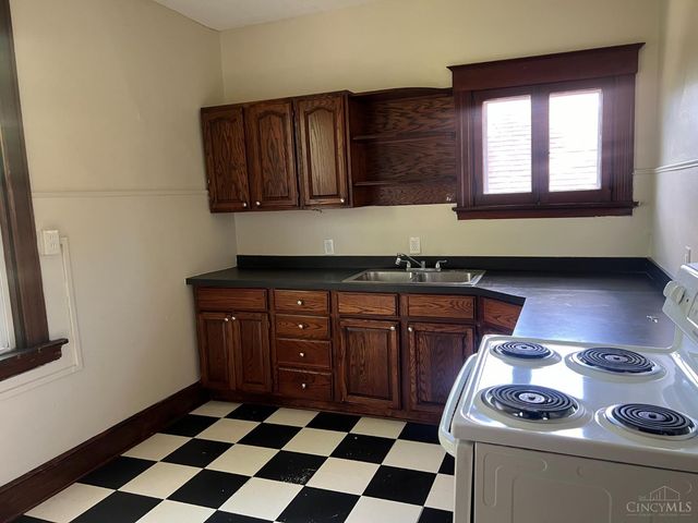 3498 Boudinot Avenue, Cincinnati, OH 45211