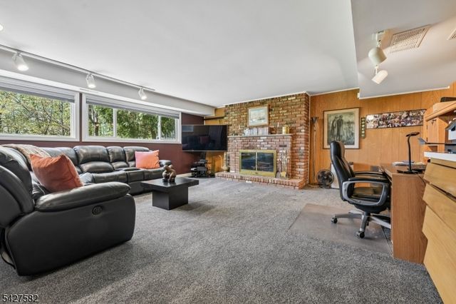 89 Westview Rd, Millburn Twp., NJ 07078