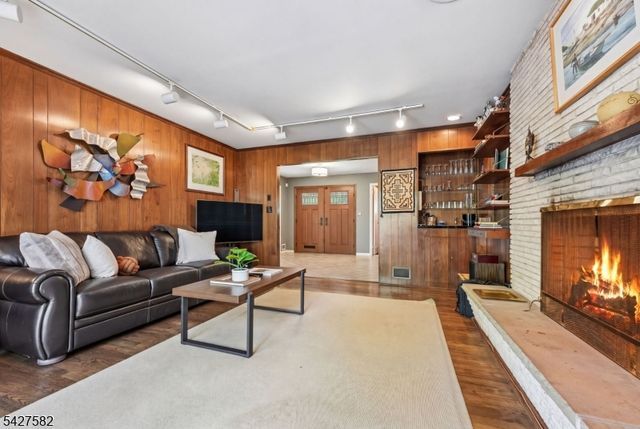 89 Westview Rd, Millburn Twp., NJ 07078