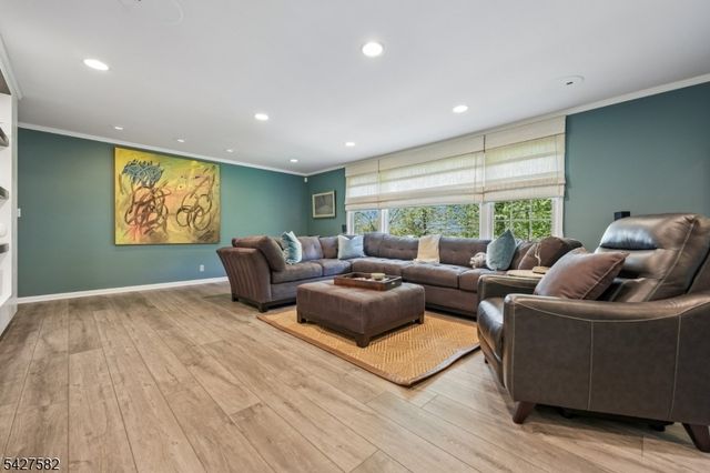 89 Westview Rd, Millburn Twp., NJ 07078