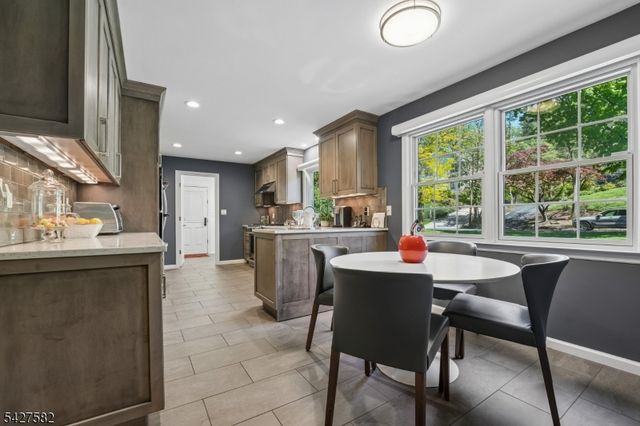 89 Westview Rd, Millburn Twp., NJ 07078