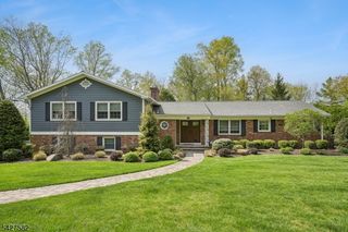89 Westview Rd, Millburn Twp., NJ 07078