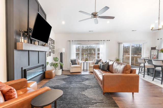 709 Verdano Terrace, Crown Point, IN 46307