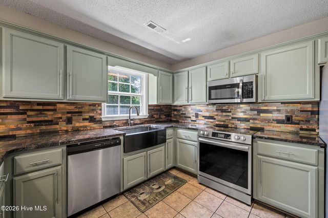 106 Secretariat Drive, Havelock, NC 28532