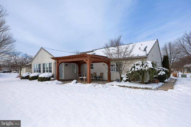 1 THORNDALE DR, Myerstown, PA 17067