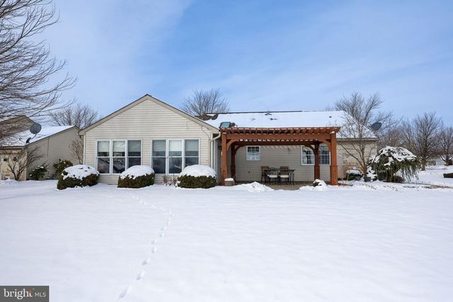 1 THORNDALE DR, Myerstown, PA 17067