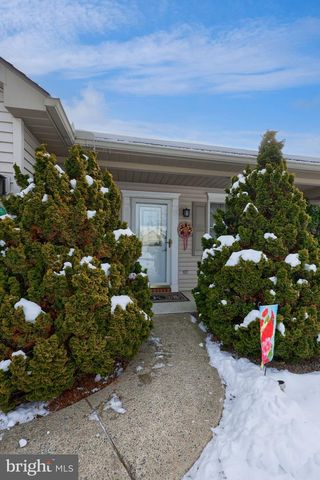 1 THORNDALE DR, Myerstown, PA 17067