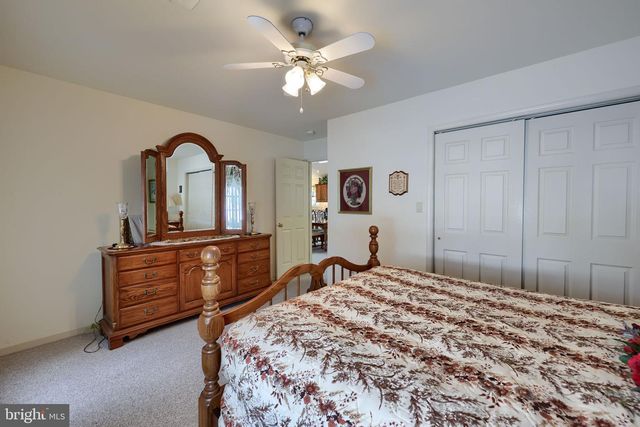 1 THORNDALE DR, Myerstown, PA 17067