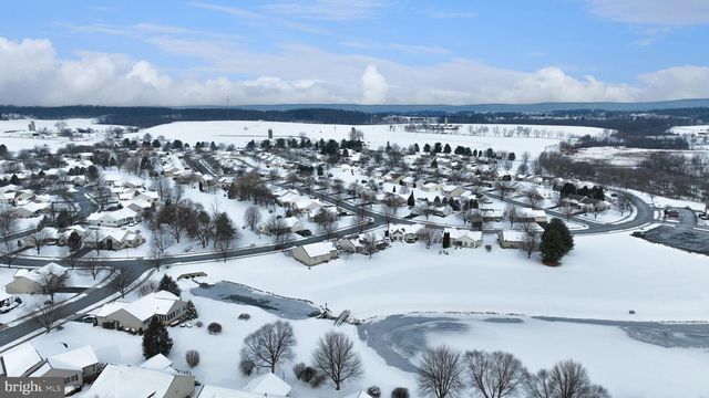 1 THORNDALE DR, Myerstown, PA 17067