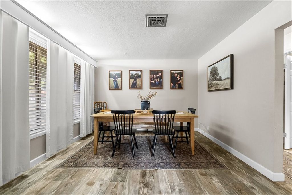 708 E Main St, Sinton, TX 78387 — photo 5