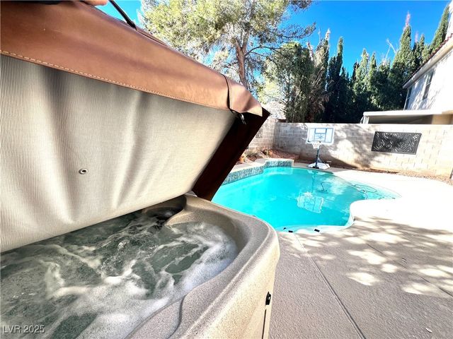 9449 Amber Valley Lane, Las Vegas, NV 89134