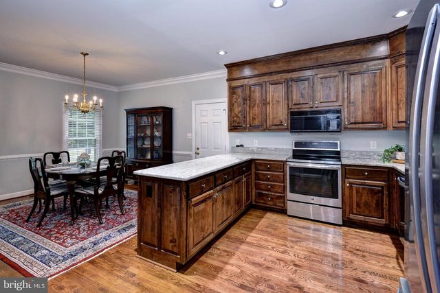 114 GREENWAY CIR, Williamsburg, VA 23188