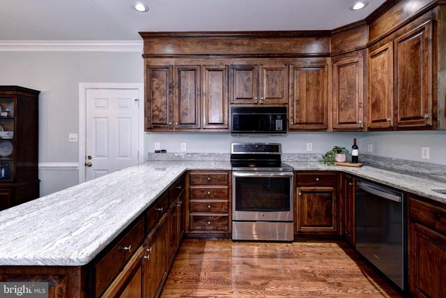 114 GREENWAY CIR, Williamsburg, VA 23188