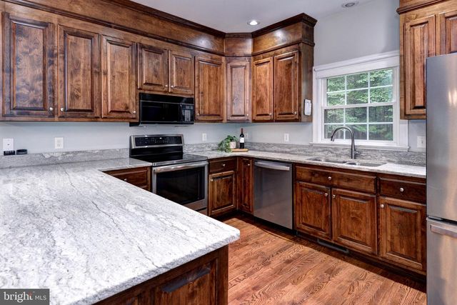 114 GREENWAY CIR, Williamsburg, VA 23188
