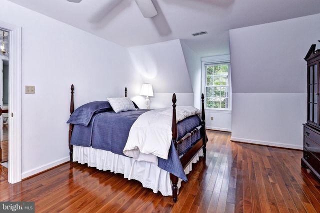 114 GREENWAY CIR, Williamsburg, VA 23188
