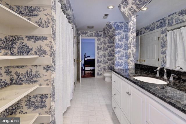 114 GREENWAY CIR, Williamsburg, VA 23188