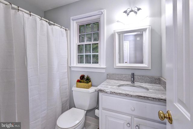 114 GREENWAY CIR, Williamsburg, VA 23188