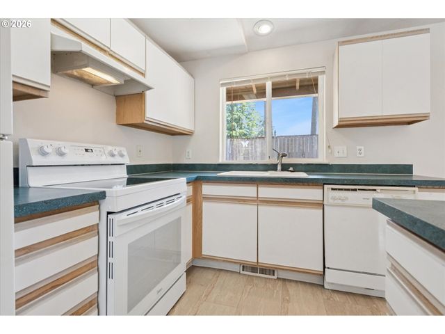 17618 Sw WOODBERRY Ct, Beaverton, OR 97007