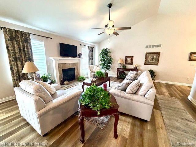 952 Preserve Lane, White Lake Charter Township, MI 48386