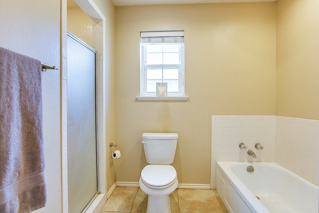 Image 27 of property listing at 3005 Briargrove Lane, San Angelo, TX 76904