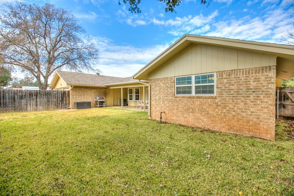 Image 45 of property listing at 3005 Briargrove Lane, San Angelo, TX 76904