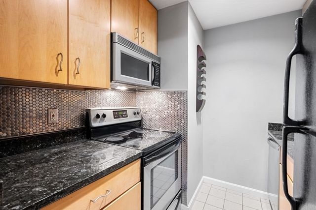 350 W 4th St 103, Boston, MA 02127