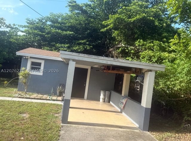 607 NW 42nd St, Oakland Park, FL 33309
