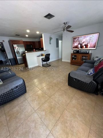 607 NW 42nd St, Oakland Park, FL 33309