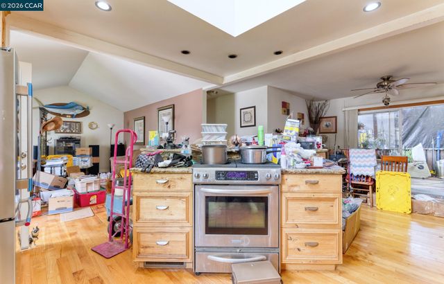457 Gilda Ave, Martinez, CA 94553
