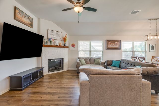 3113 Arbor View Drive, Burleson, TX 76028