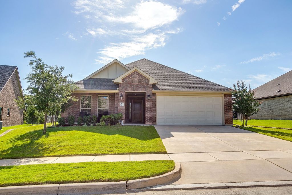 3113 Arbor View Drive, Burleson, TX 76028