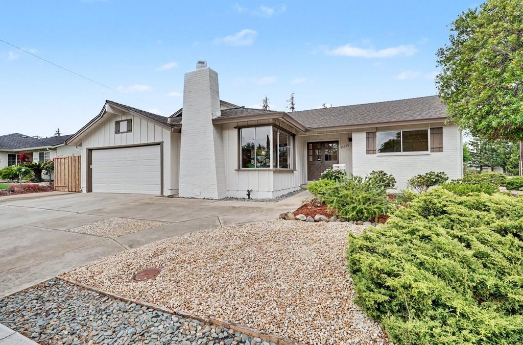 20025 Cedar Tree Lane, Cupertino, CA 95014