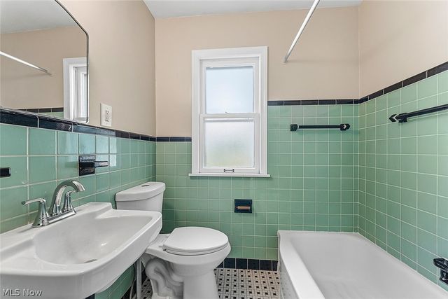 866 E 209th Street, Euclid, OH 44119