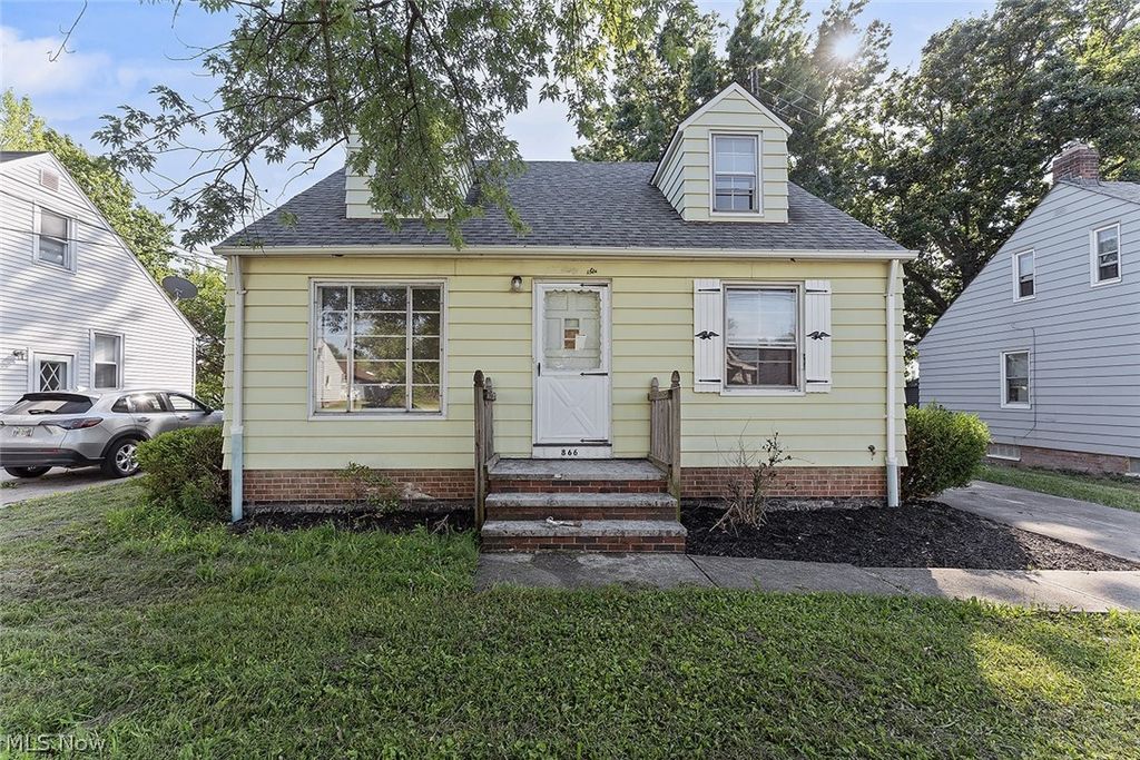 866 E 209th Street, Euclid, OH 44119