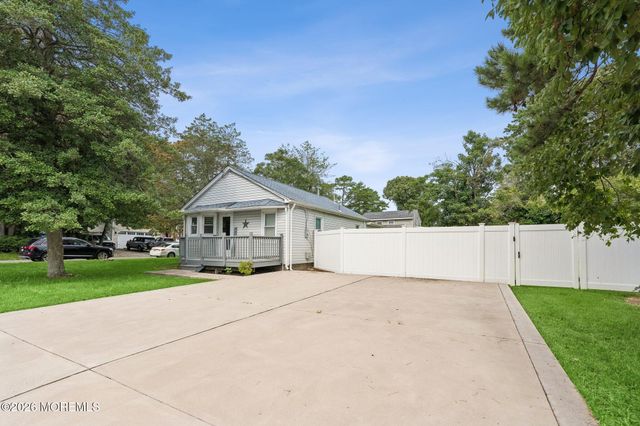 1404 Earie Way, Forked River, NJ 08731