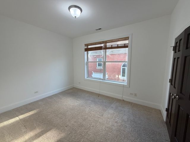 6220 S Kimbark Street 2, Chicago, IL 60637