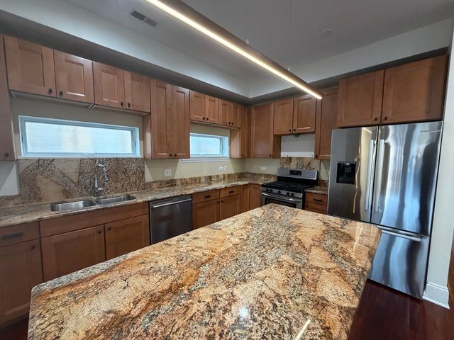 6220 S Kimbark Street 2, Chicago, IL 60637