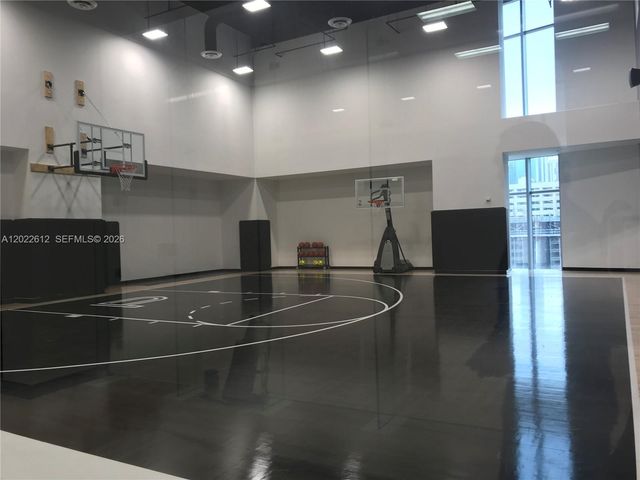 851 NE 1st Ave 207, Miami, FL 33132
