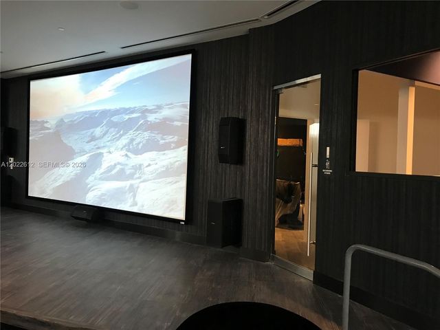 851 NE 1st Ave 207, Miami, FL 33132