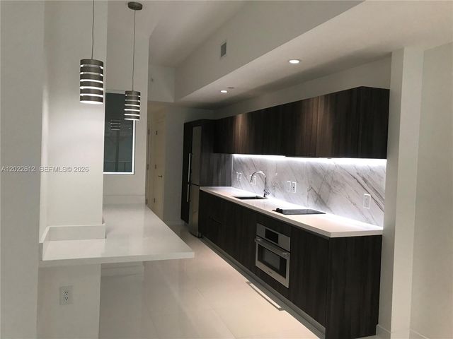 851 NE 1st Ave 207, Miami, FL 33132
