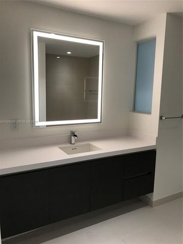 851 NE 1st Ave 207, Miami, FL 33132