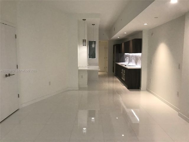 851 NE 1st Ave 207, Miami, FL 33132