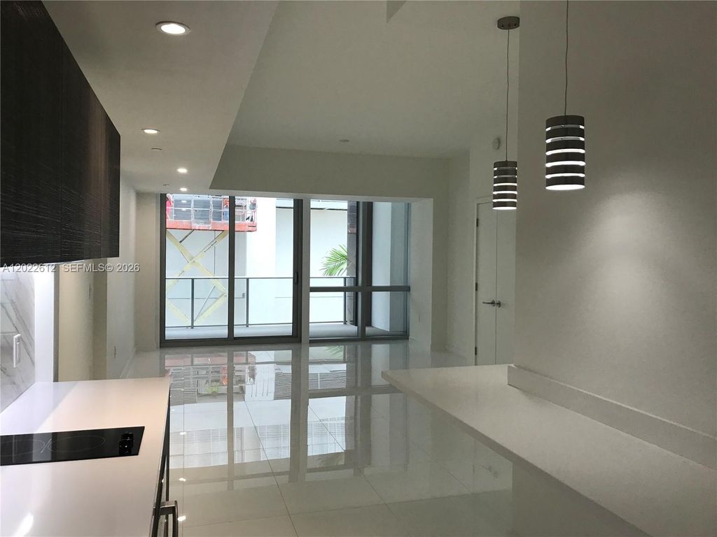 851 NE 1st Ave 207, Miami, FL 33132